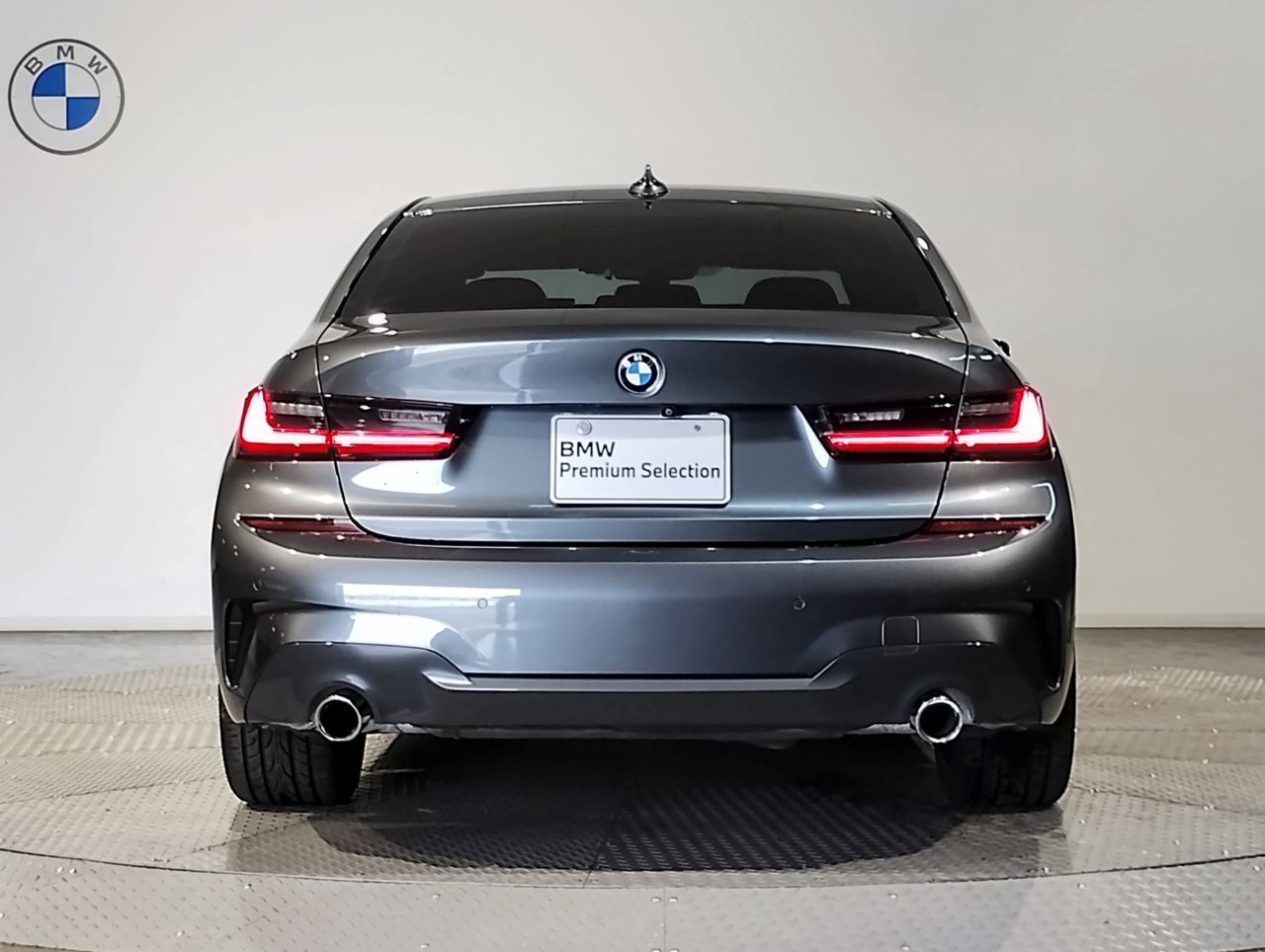 320i Sedan RHD