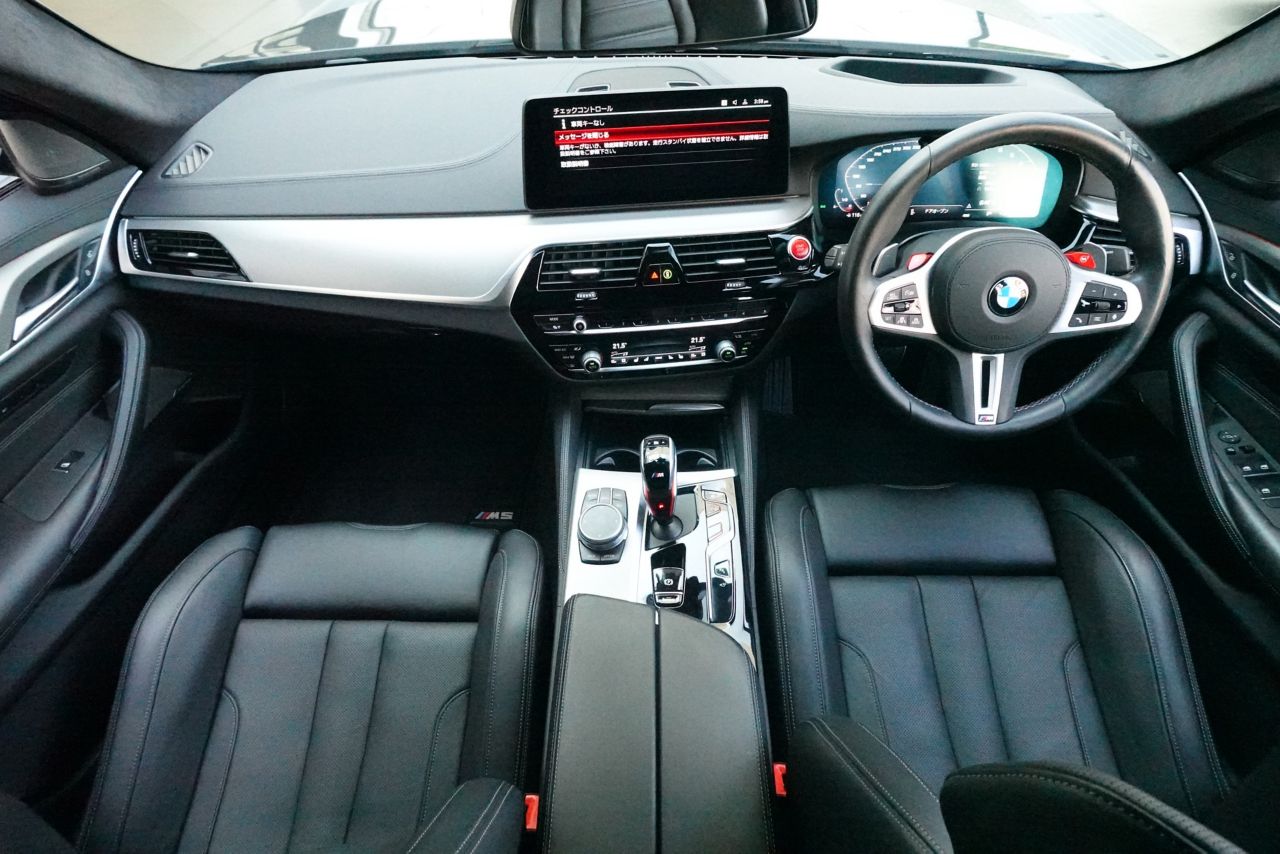 M5 Sedan RHD