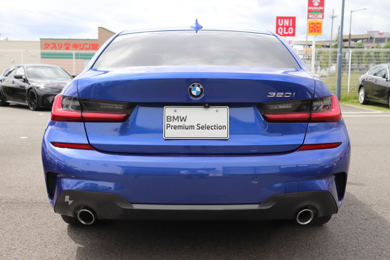 320i Sedan RHD