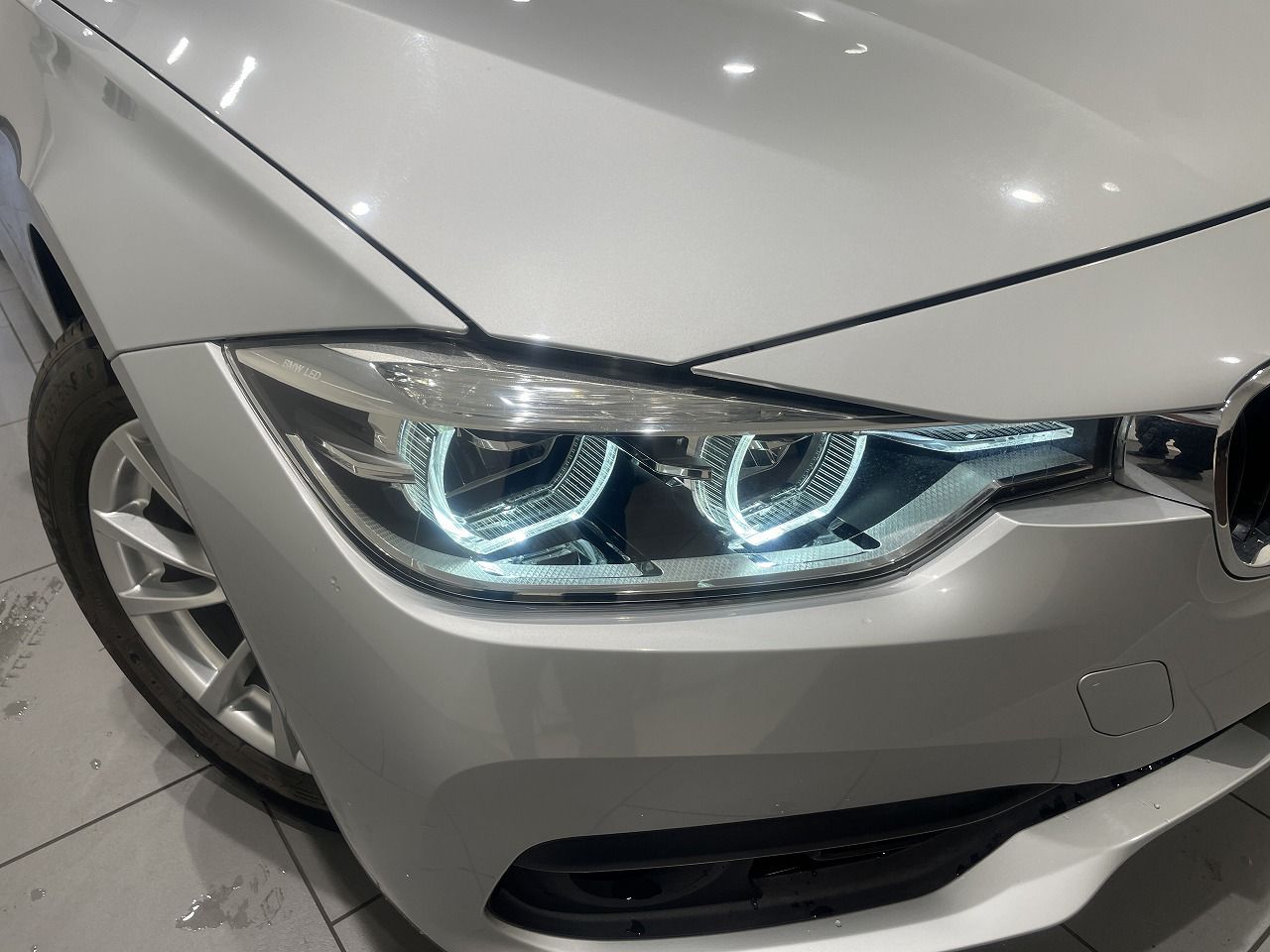 318I SEDAN RHD