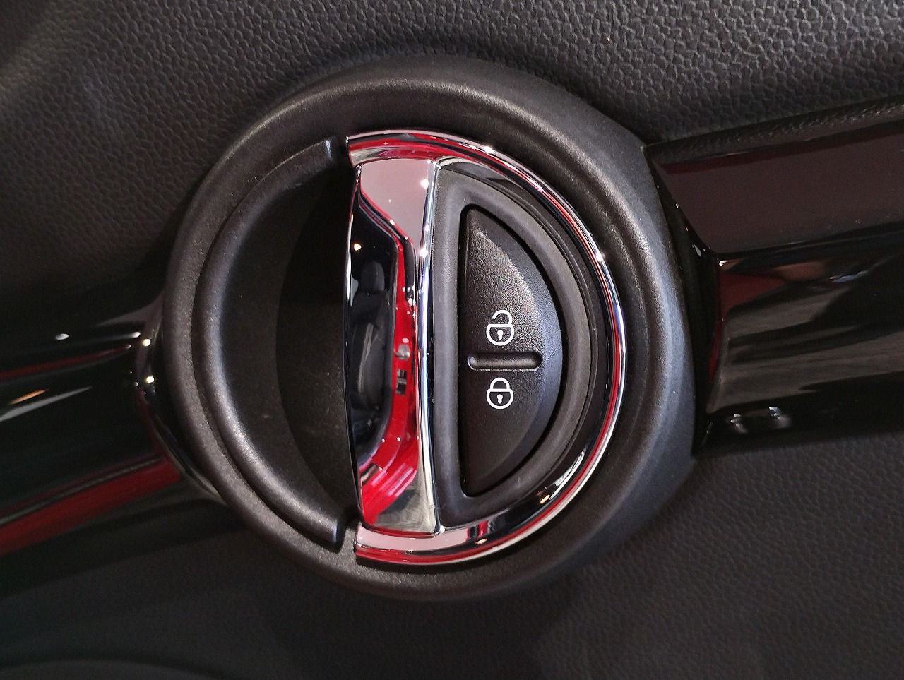F55 COOPER S D(AT)