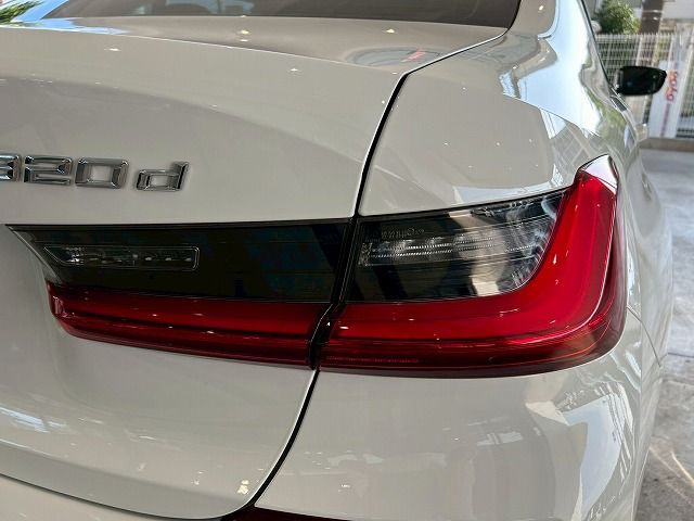 G20 320d xDrive RHD Saloon
