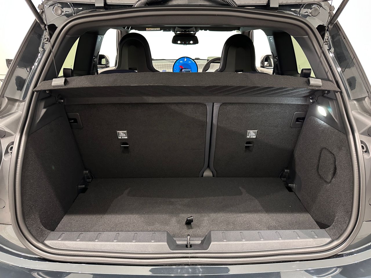 J01 MINI Cooper SE