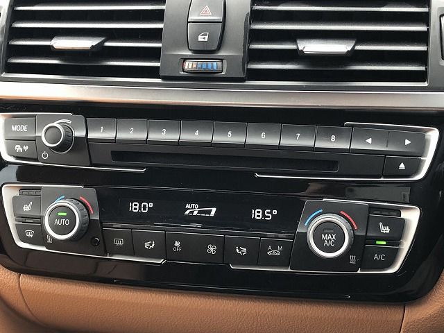 320D SEDAN RHD