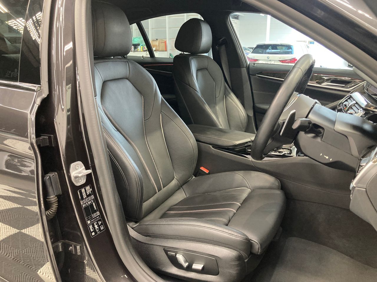 520d xDrive Sedan RHD