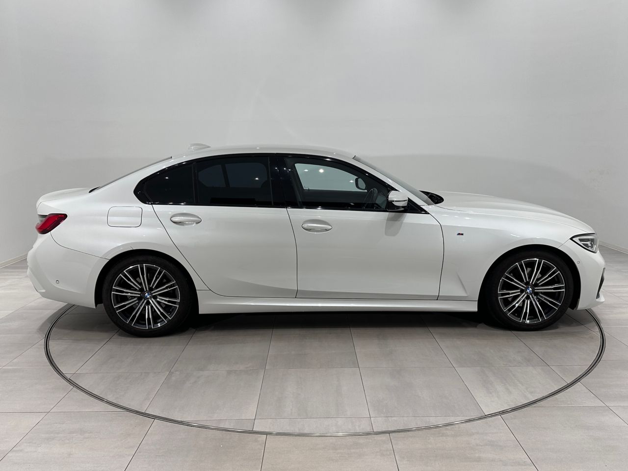 G20 320i Saloon RHD TU