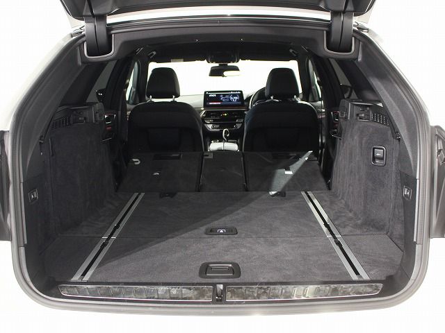 520d xDrive Touring RHD