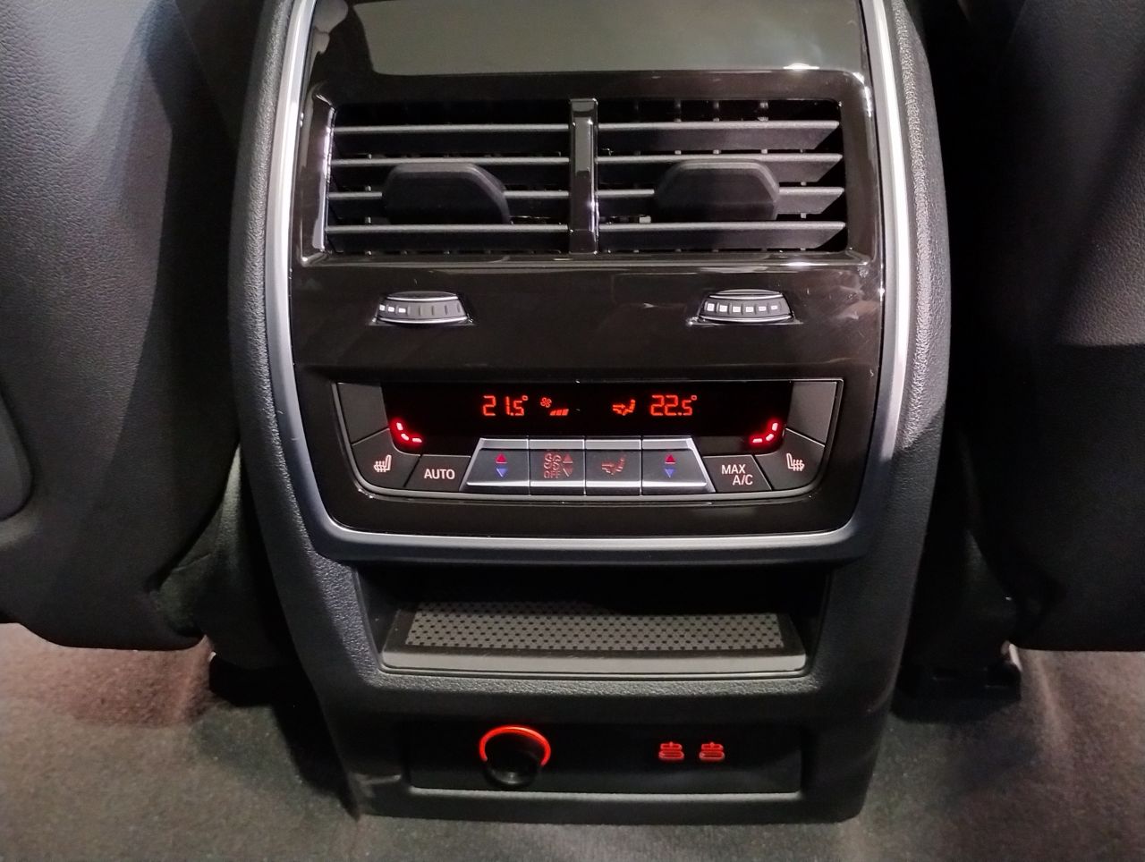X7 xDrive40d RHD US