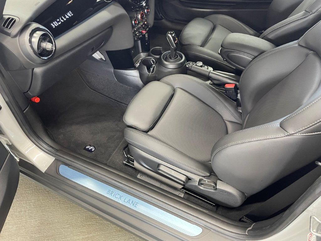 MINI Cooper F56 RHD