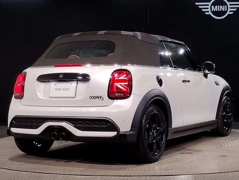 MINI Cooper S Convertible RHD