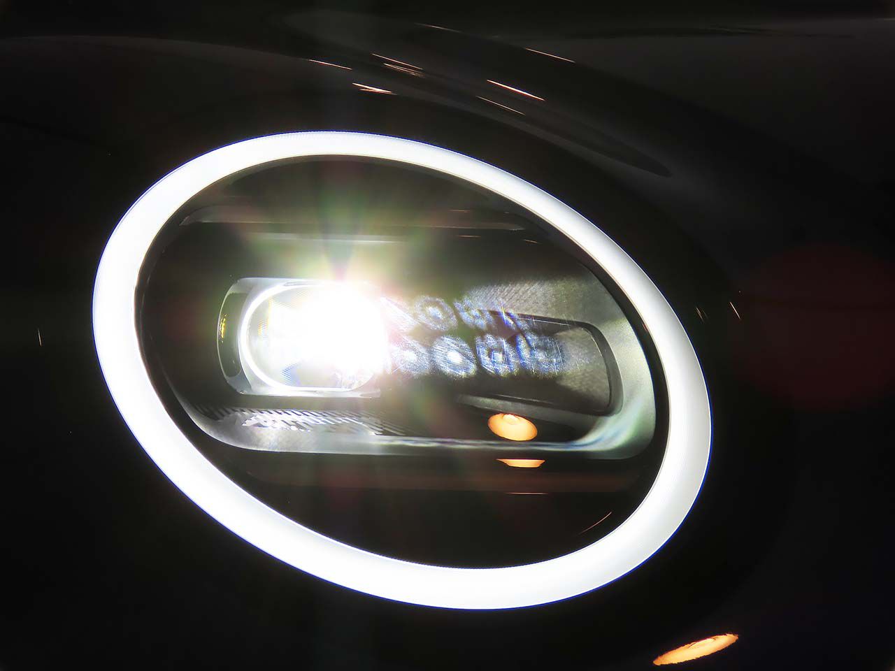 J01 MINI Cooper E