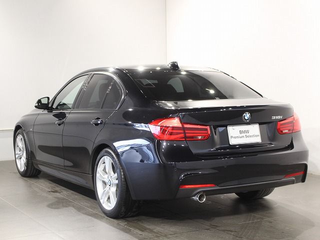 318I SEDAN RHD