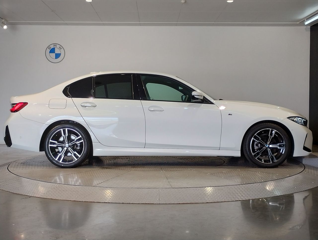 G20 320i Saloon LCI RHD MX