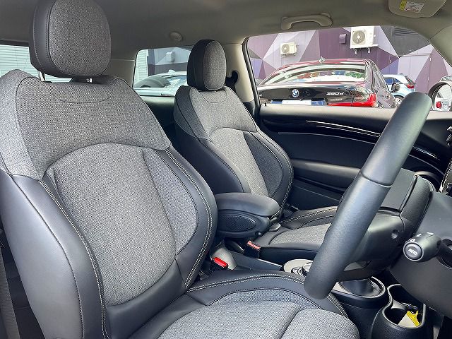 MINI Cooper F56 RHD