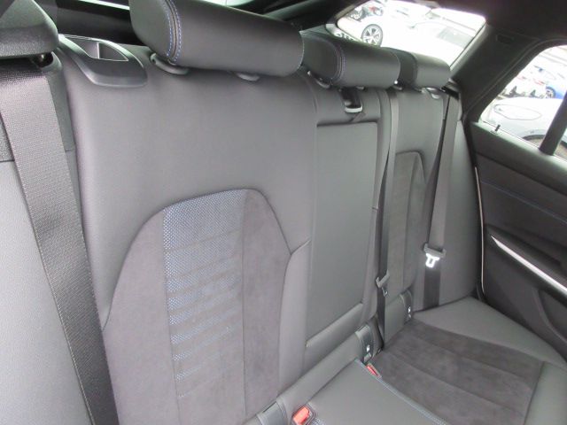 G21 320i Touring LCI RHD
