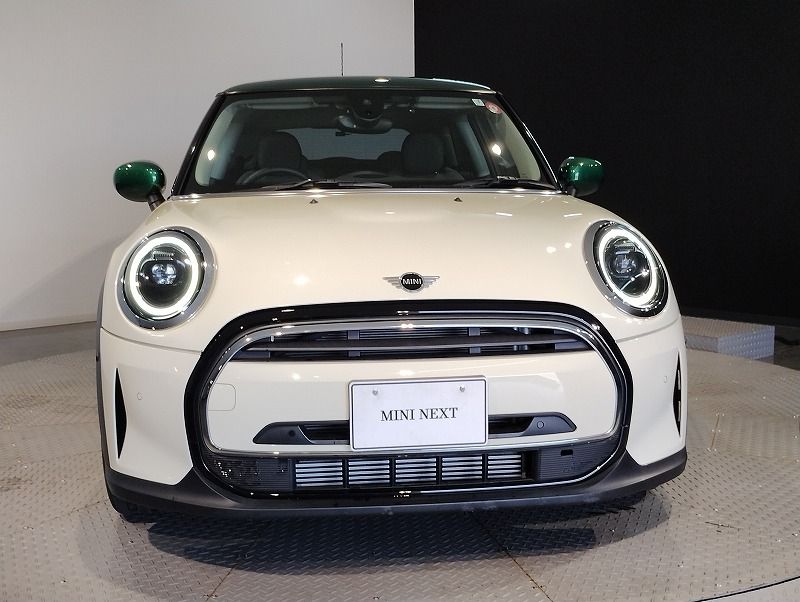 MINI Cooper F56 RHD