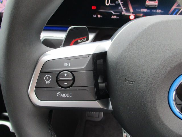 U11 iX1 xDrive30