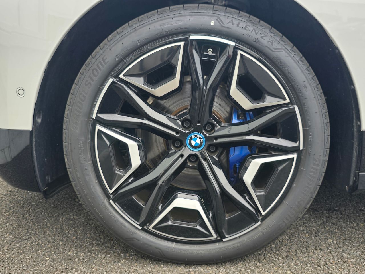 i20 iX xDrive40