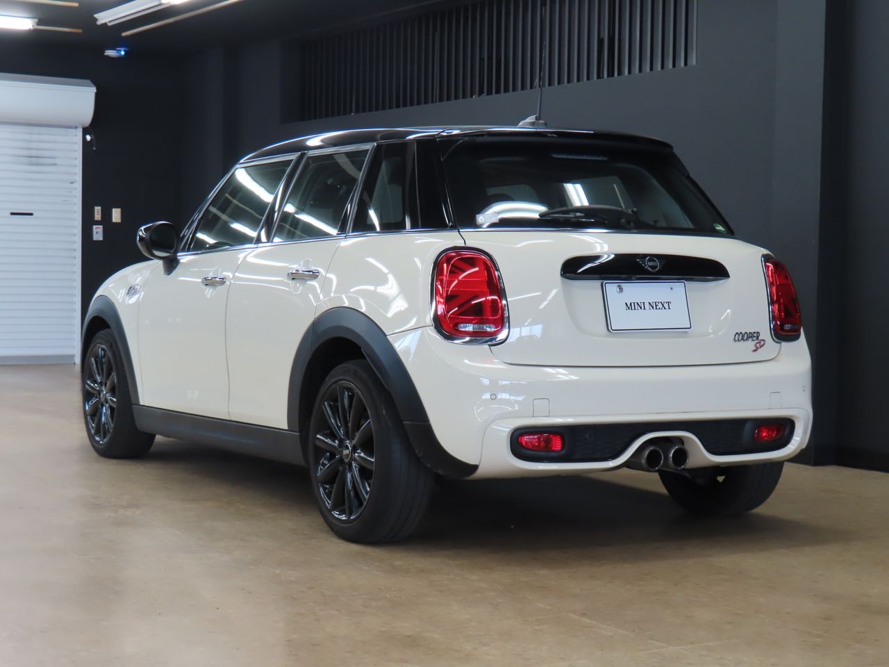 F55 COOPER S D(AT)