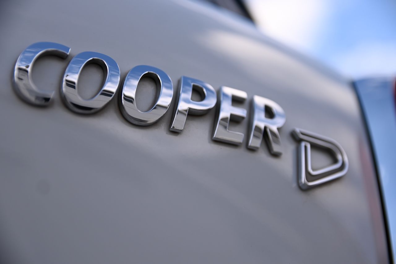 MINI CROSSOVER COOPER D