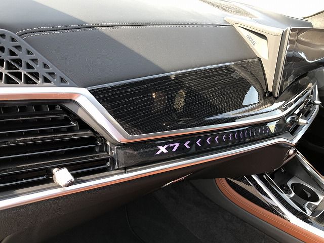 X7 xDrive40d RHD US
