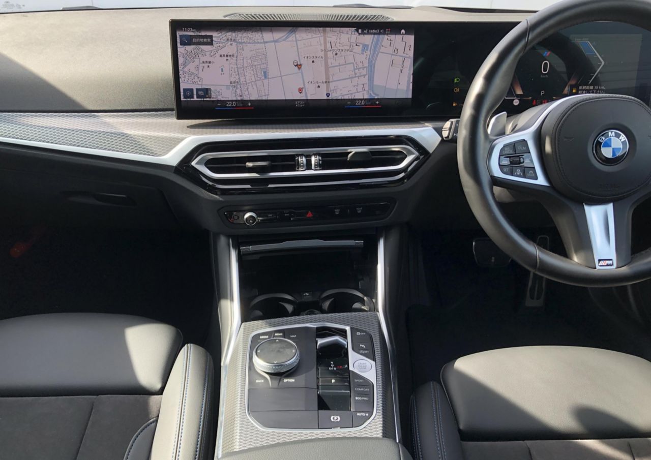 320d xDrive Berline RHD