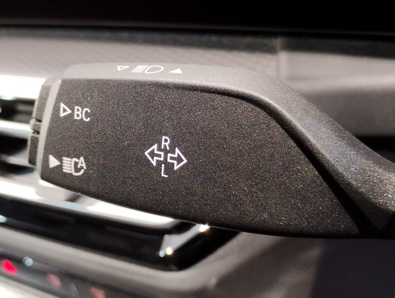 G20 320i Saloon LCI RHD MX