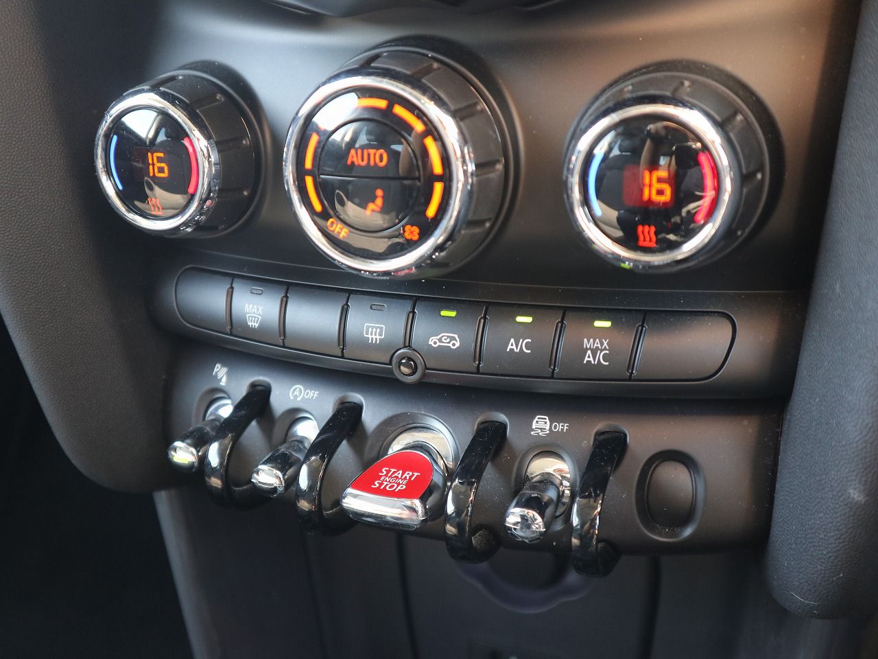 F56 MINI Cooper 3-Door Hatch LCI