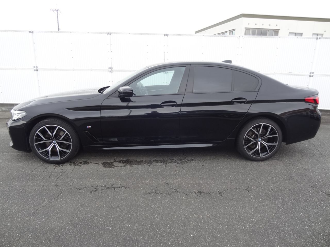 520d xDrive Sedan RHD