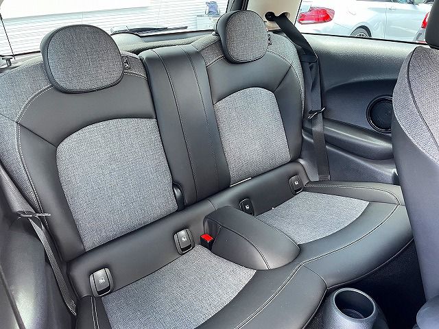 MINI Cooper F56 RHD