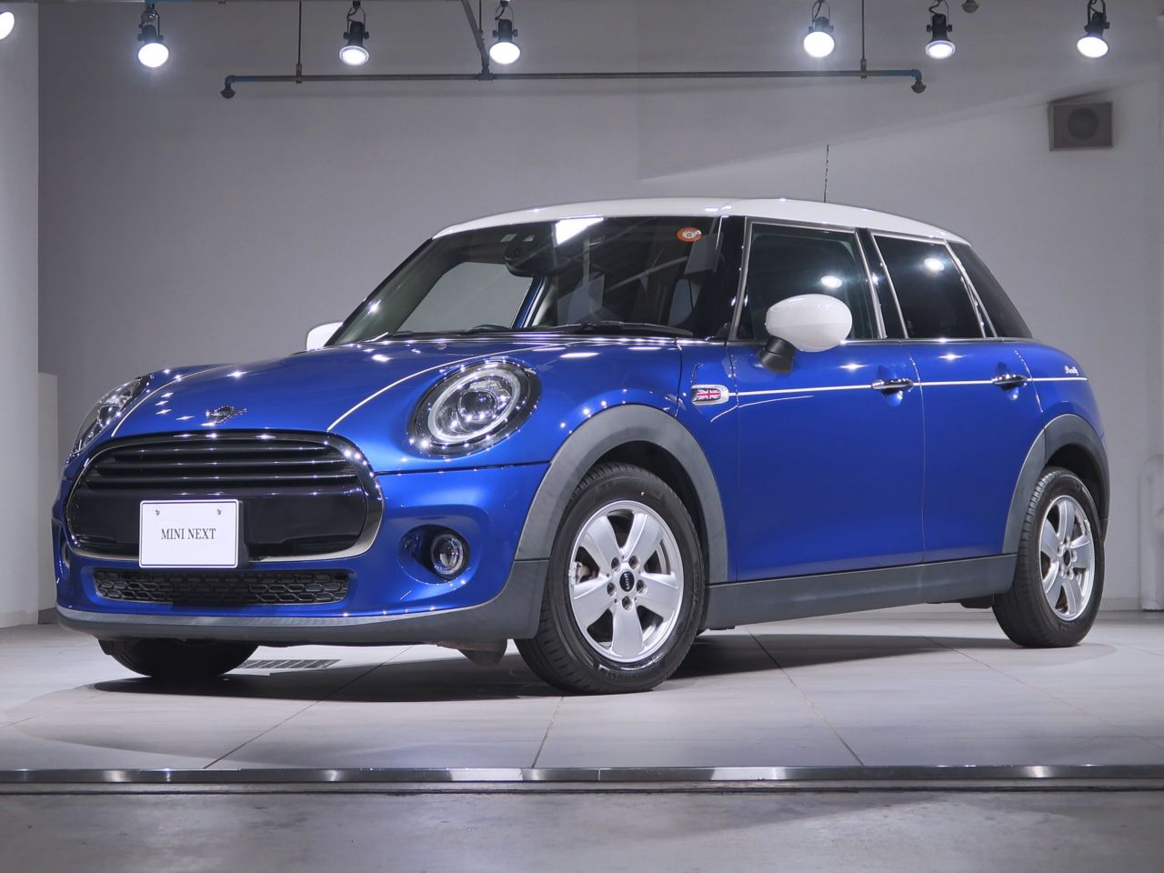 MINI COOPER D 5 DOOR PICCADILLY EDITION.