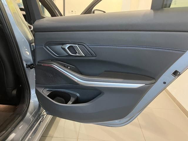 320d xDrive Berline RHD
