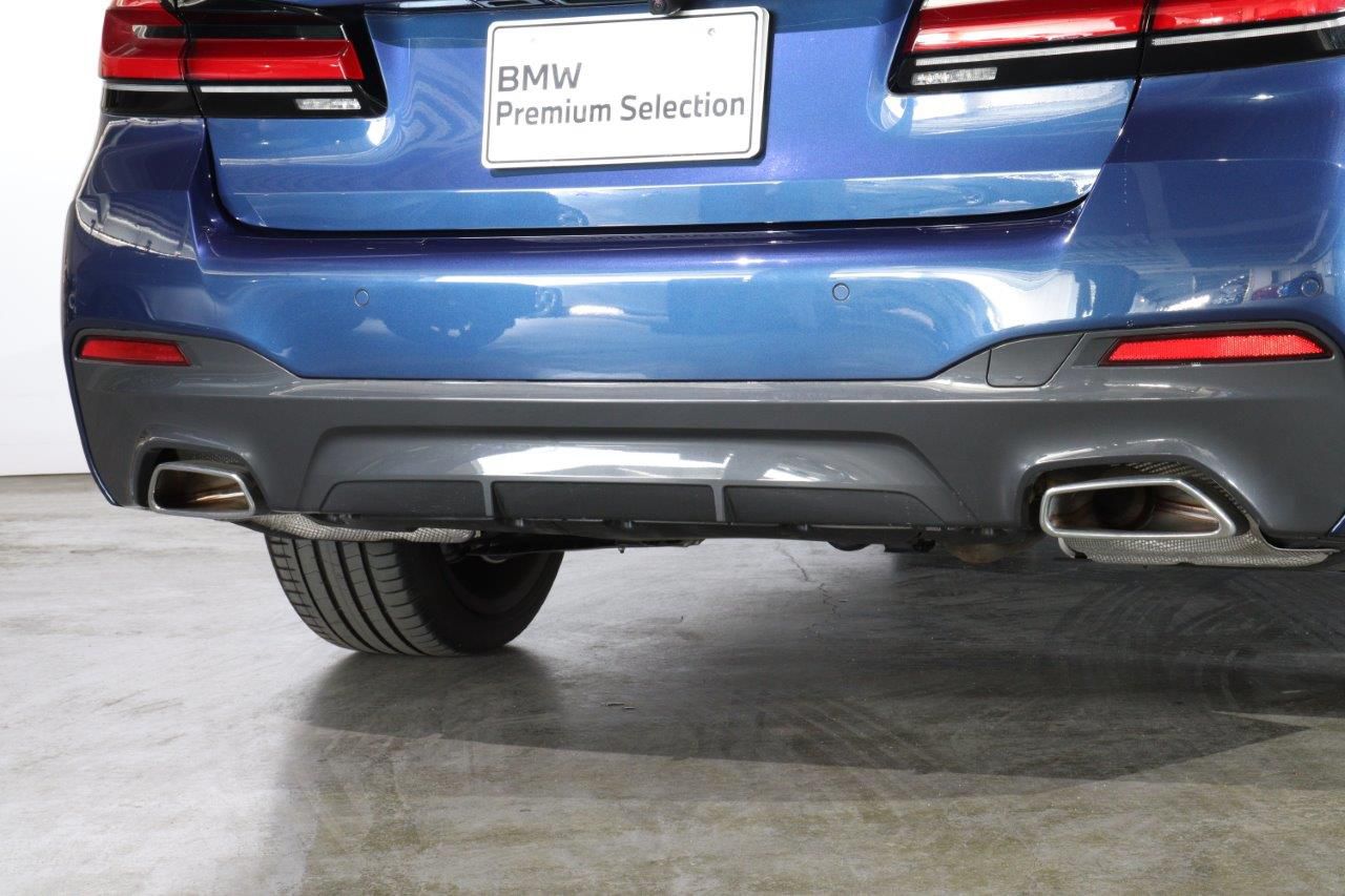 520d xDrive Sedan RHD