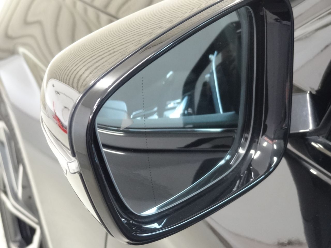 520d xDrive Sedan RHD