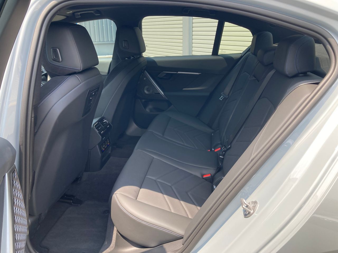 BMW i5 eDrive40 Sedan RHD