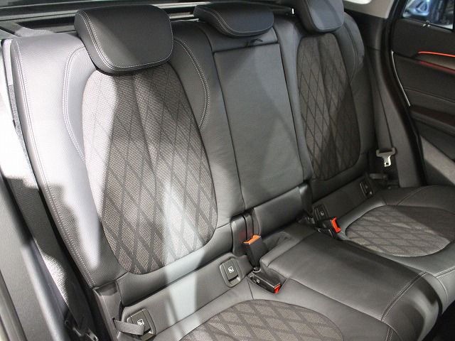 X1 sDrive18i RHD