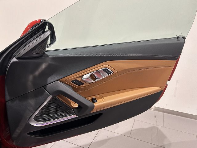 G29 z4 sDrive20i RHD