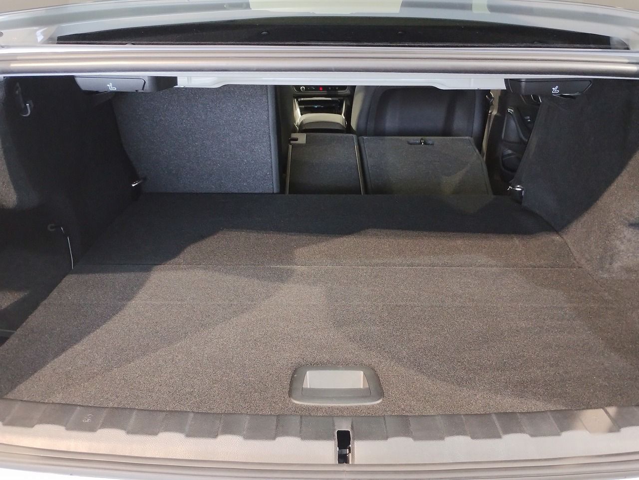 G20 330e Saloon LCI RHD MX