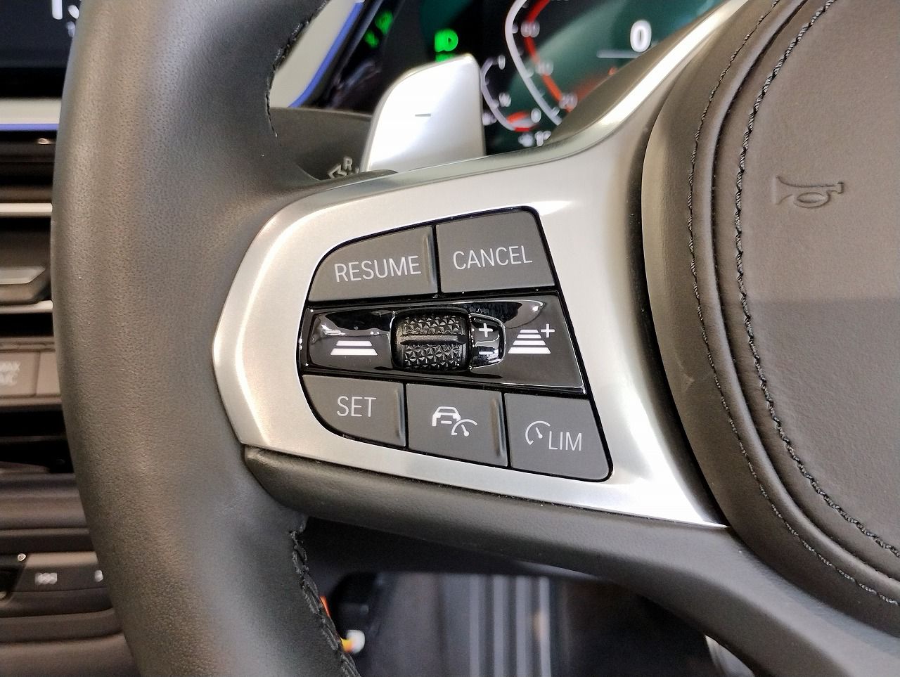 G29 z4 sDrive20i RHD