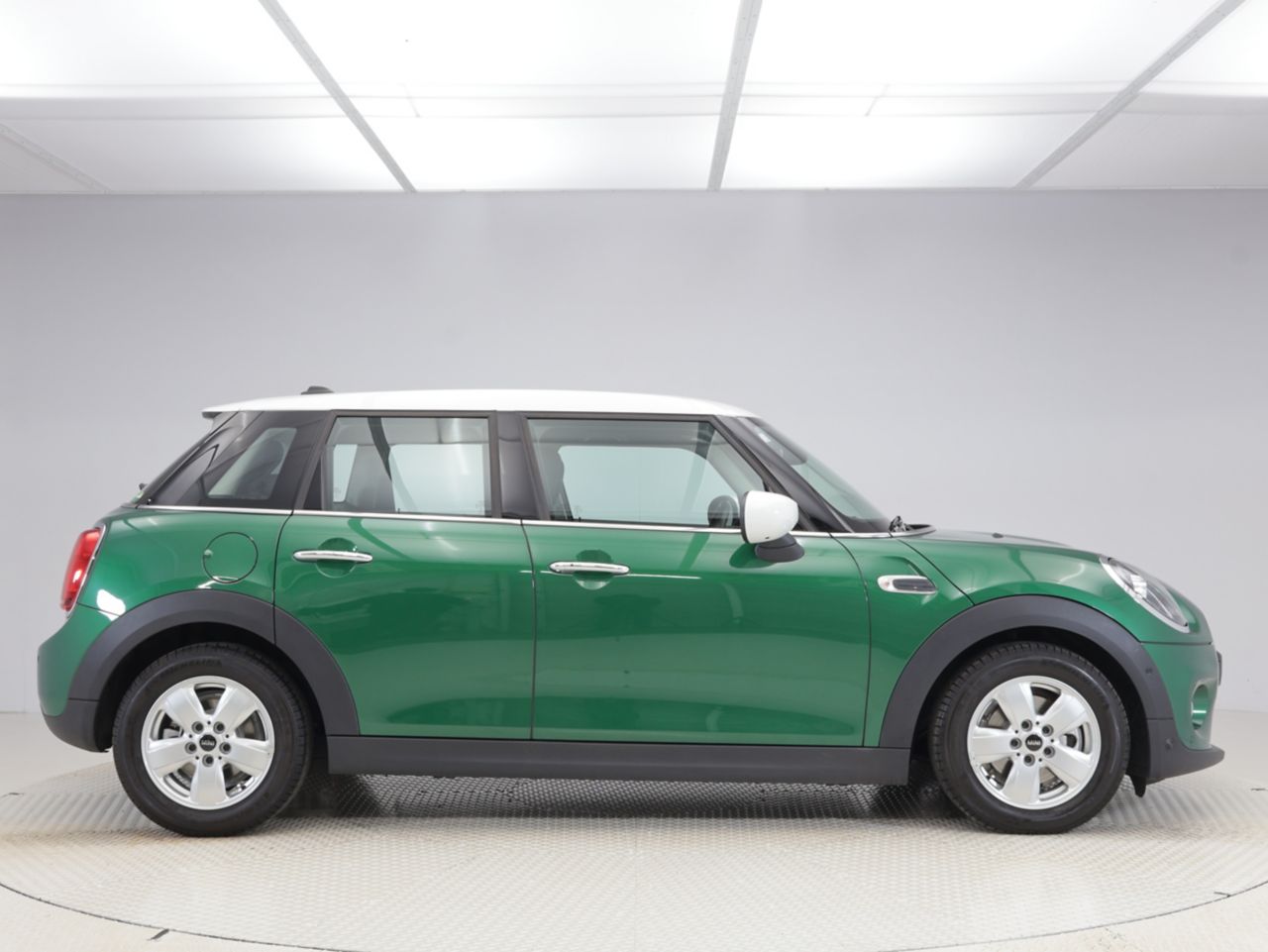 MINI F55 Cooper D 5dr Hatch LCI