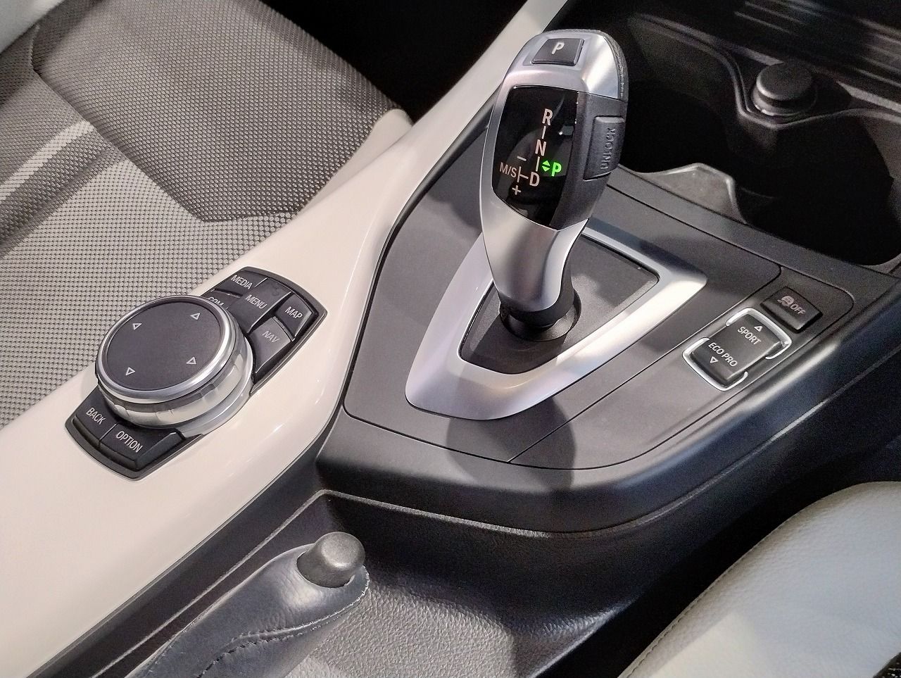 118 5DOOR RHD