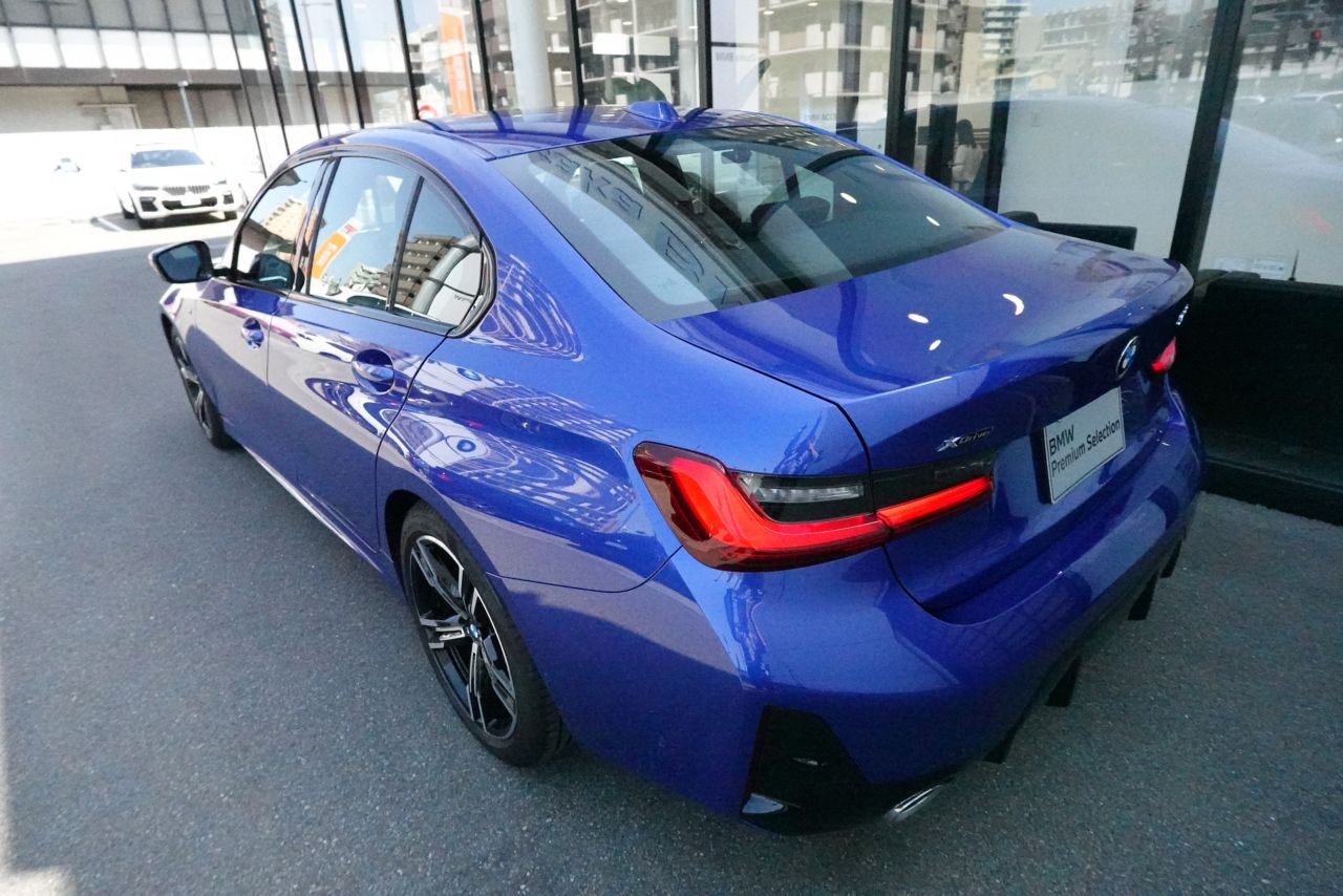 320d xDrive Berline RHD