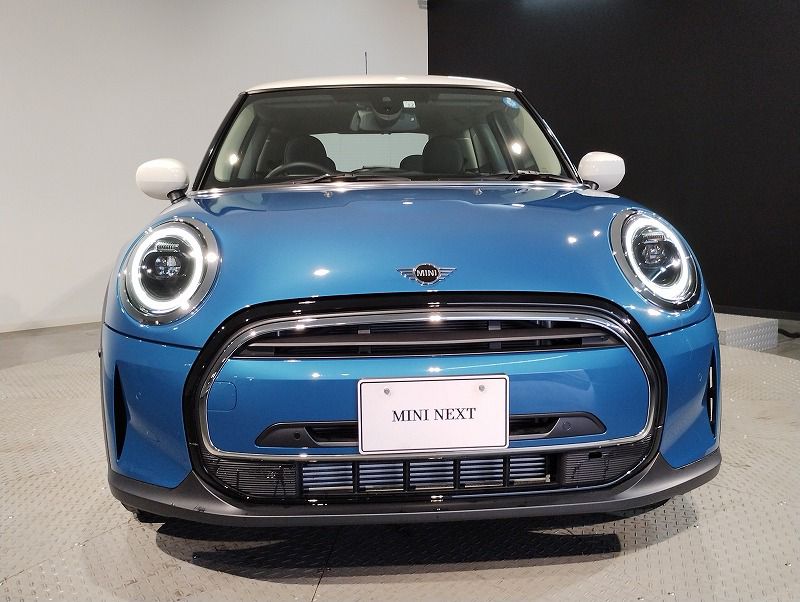 MINI Cooper F56 RHD