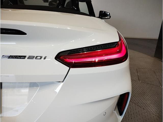 G29 z4 sDrive20i RHD
