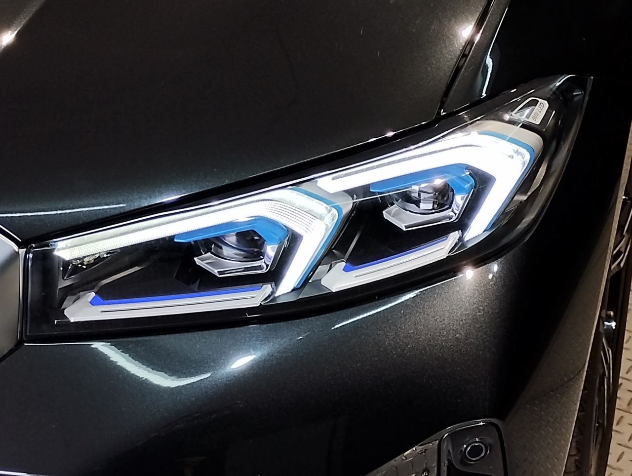 320d xDrive Berline RHD