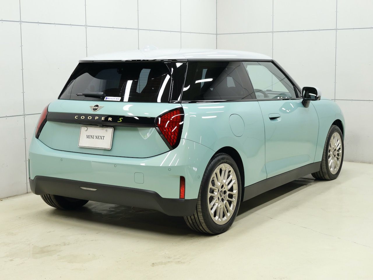 J01 MINI Cooper SE
