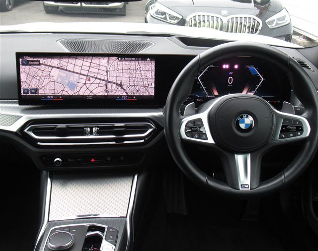 320d xDrive Berline RHD