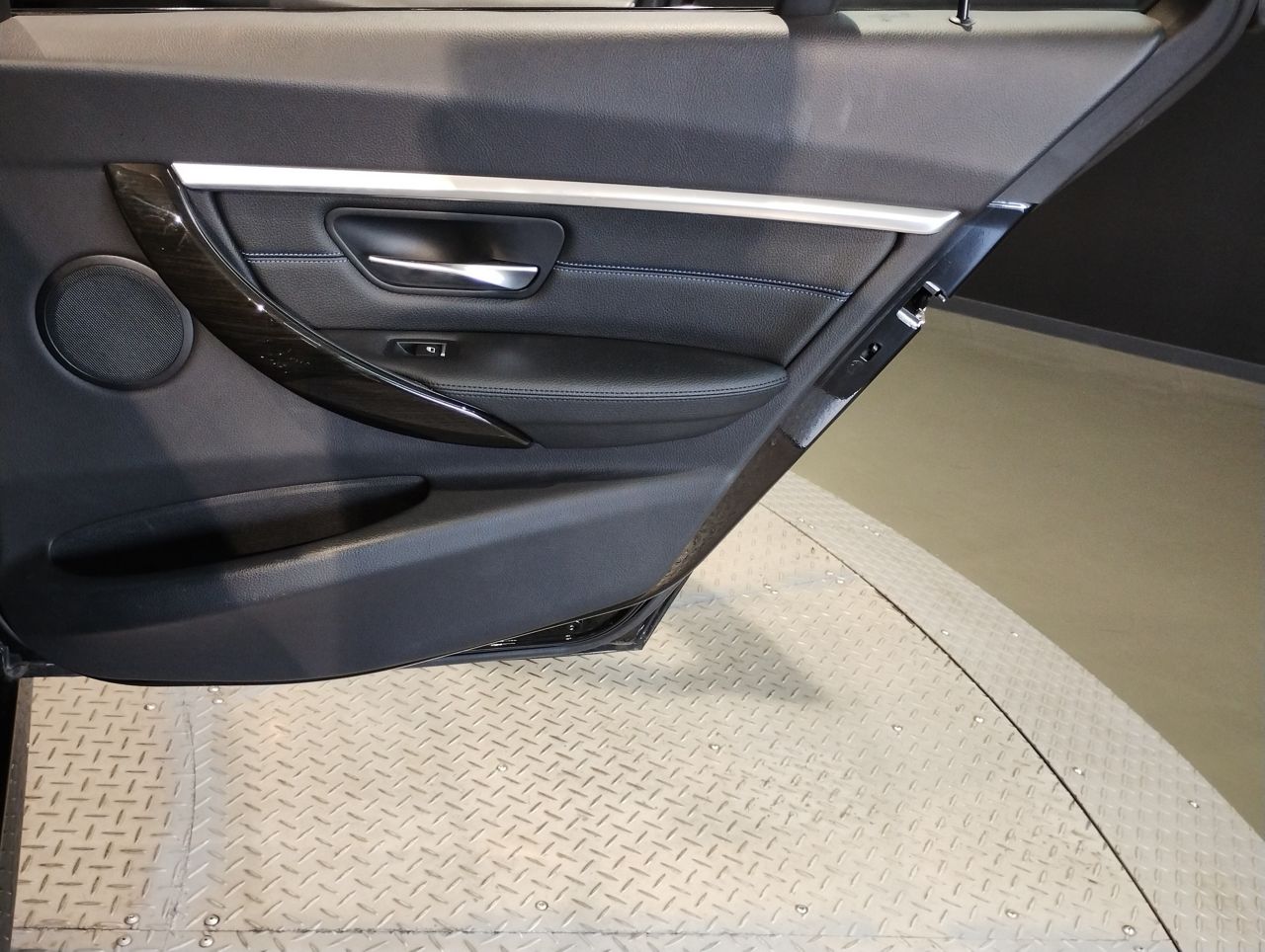 320I TOURING RHD