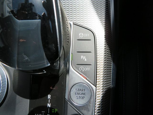 G20 320d xDrive RHD Saloon