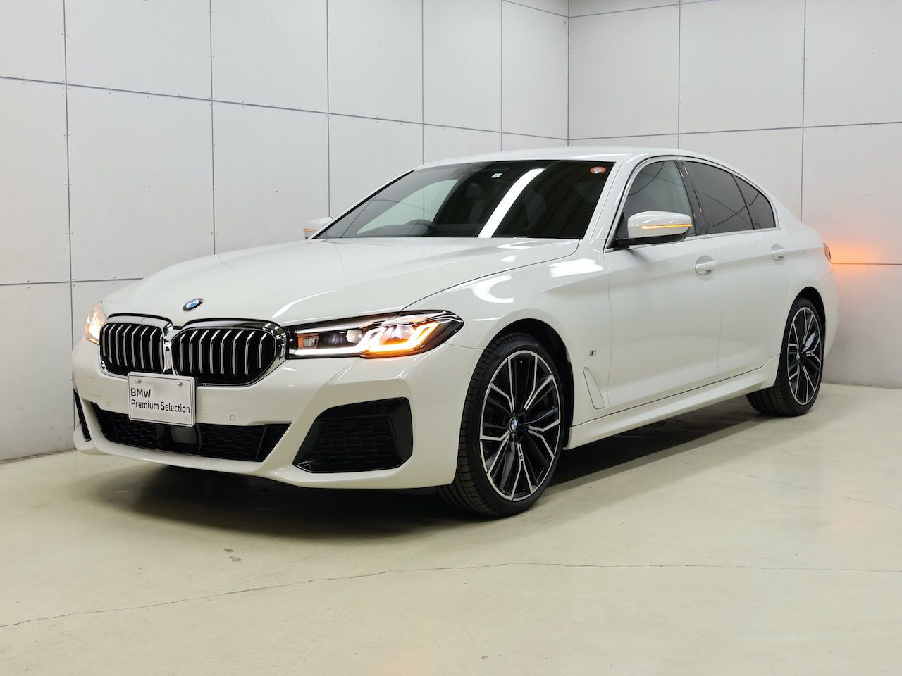 520d xDrive Sedan RHD